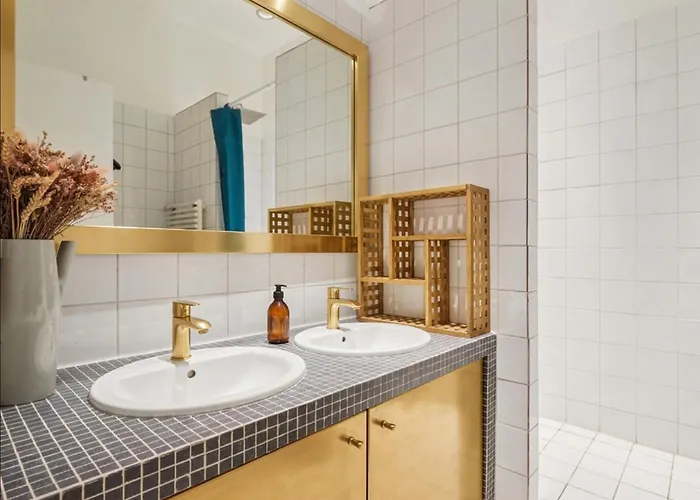 3 Bedroom Champs De Mars Eiffel Tour View דירה